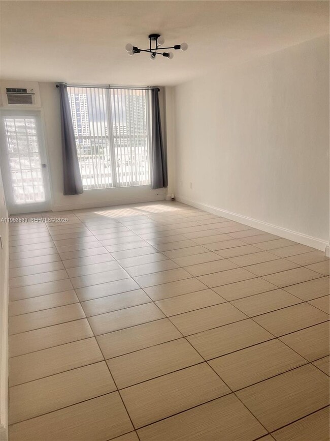 1300 Lincoln Rd Unidad B902