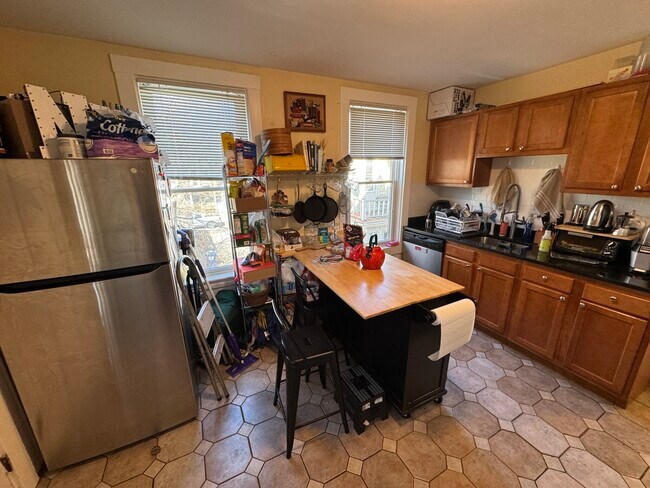 Photo - 176 Elm St Unit 2