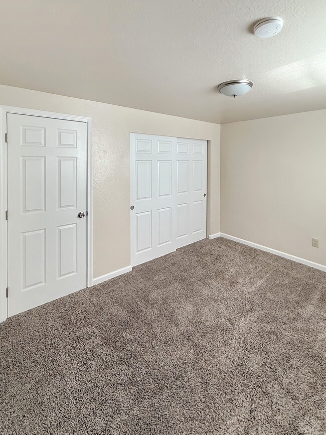 Photo - Town Manor Apartments