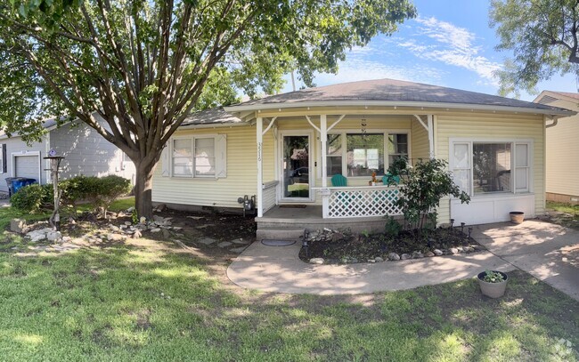 front of house - 3516 E 30th St Rental