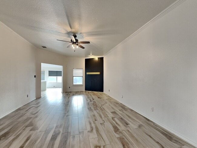 Photo - 4313 Red Clover Ln