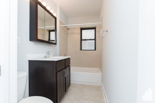 Photo - 516 W Cornelia Ave Unit 518-215