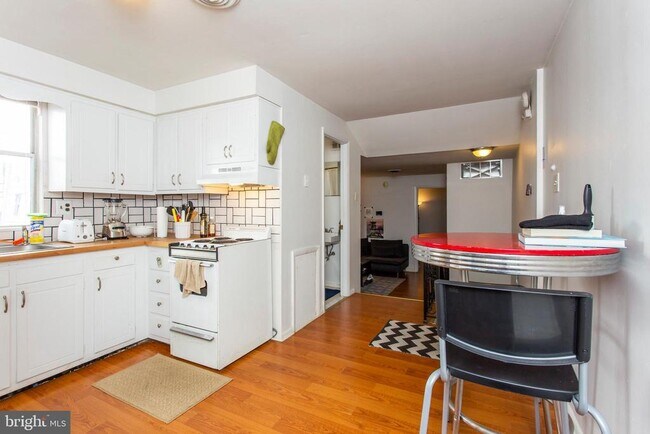 Photo - 2239 S 15th St