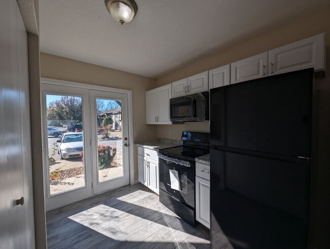 2/1 Remodeled Condo style Apartment Close ... - 2/1 Remodeled Condo style Apartment Close ... Unit 9A