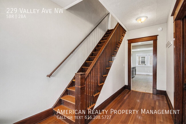 Photo - 229 Valley Ave NW