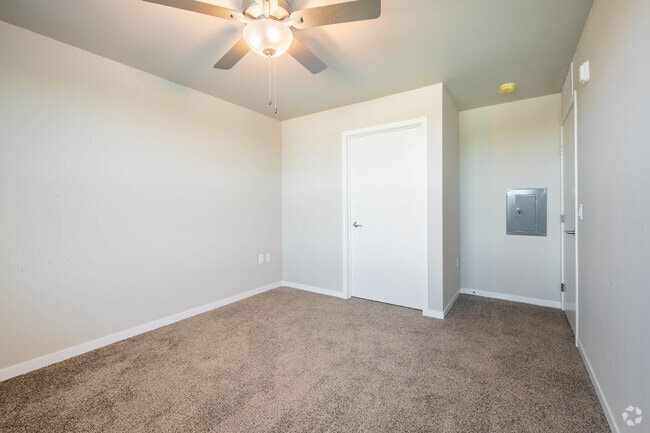 2BR, 1BA - 993SF