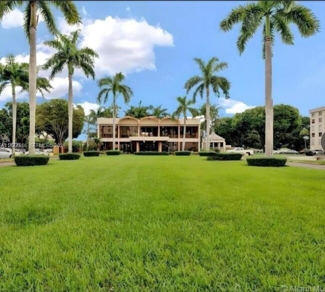 Building Photo - 9320 Fontainebleau Blvd Unit 513