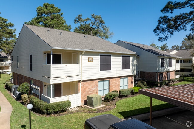 Alternar - Trophy Club Condominiums