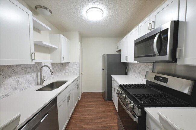 Photo - 1901 Rainy Meadows Dr