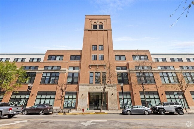 Building Photo - 1900 W Lawrence Ave Rental
