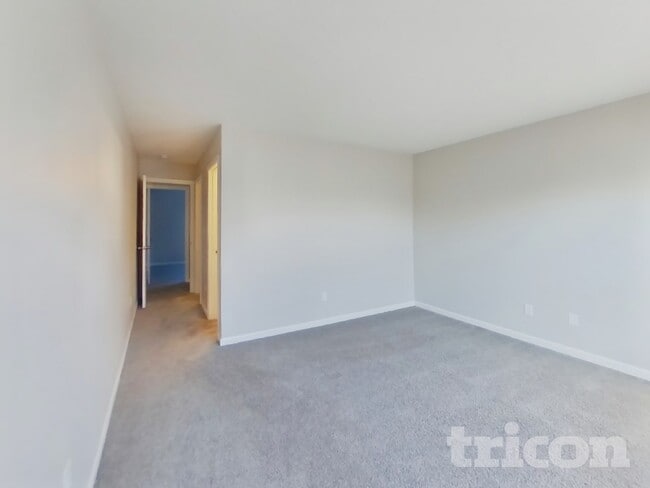 Photo - 10249 Cadogan Dr