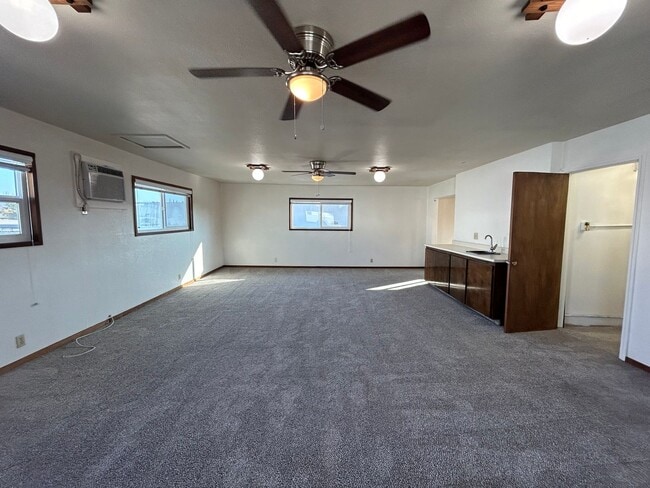 Photo - 1441 Coldwell Ave Unit #B