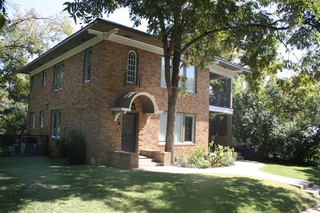 Building Photo - 3109 Wheeler St Rental