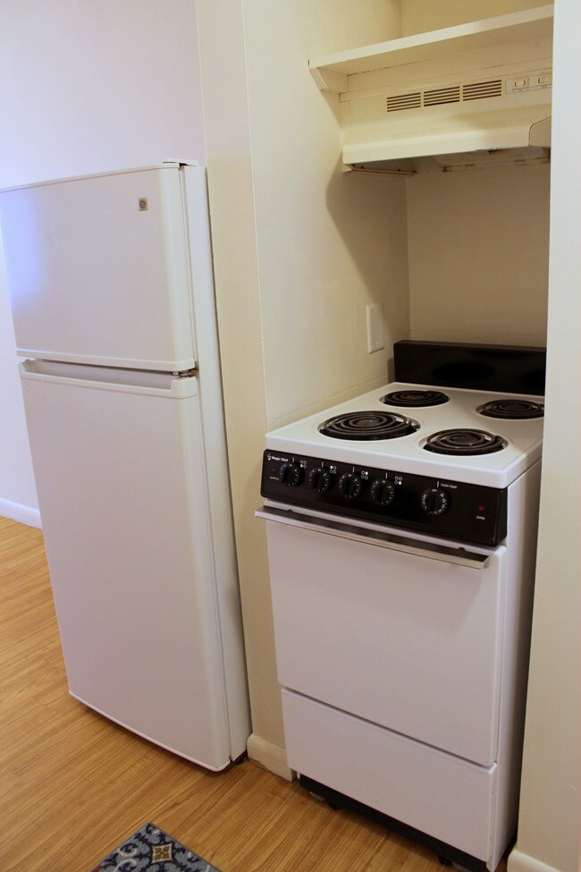 One-Room Estudio - College Inn Apartments