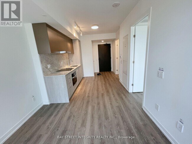 Photo - 771 Yonge St Unit 1905