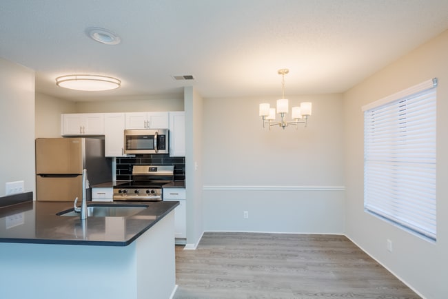 Photo - Aurea Station