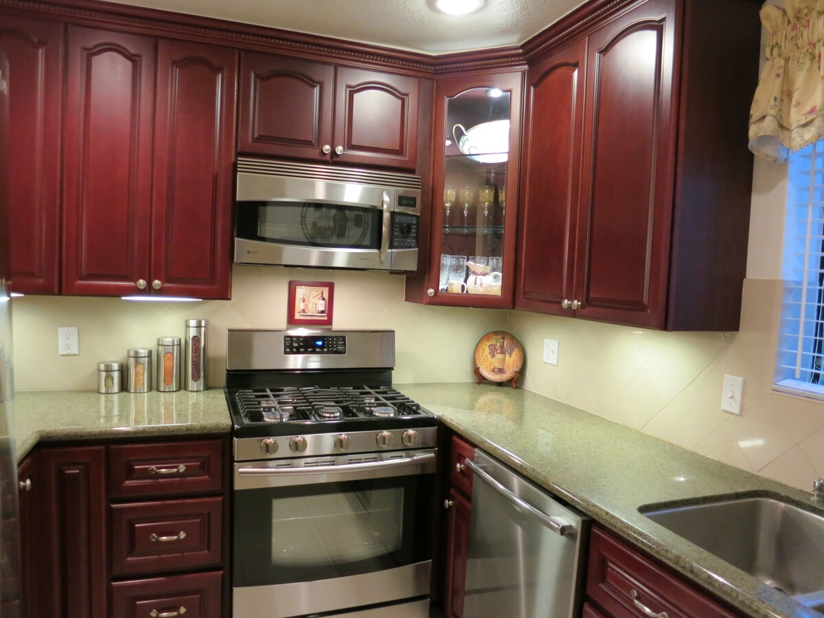 Hawthorne Villa Condos - Hawthorne Villa Condos