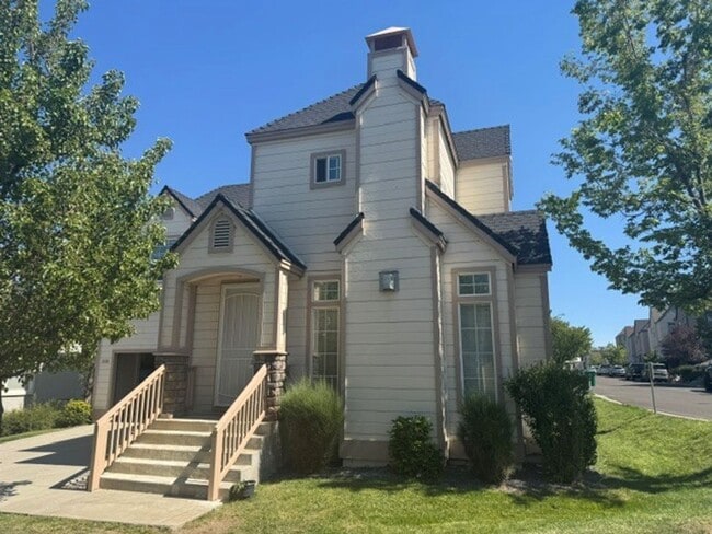 Building Photo - 3530 Brassie Dr