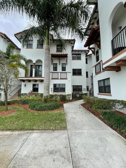 Photo - 10600 NW 88th St Unit 108