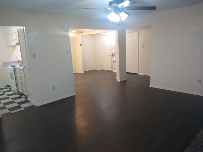 Photo - 4127 Altamesa Blvd