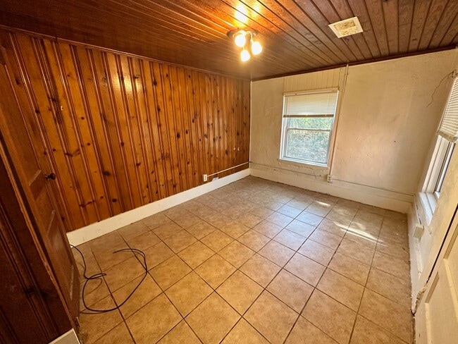 Photo - 1755 Ashville Rd