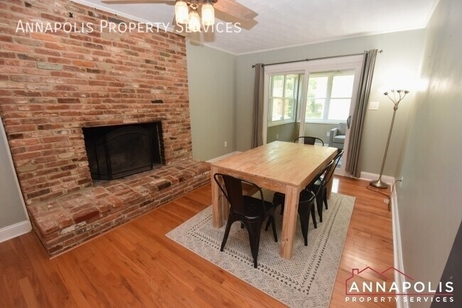 Photo - 700 Mt Alban Dr