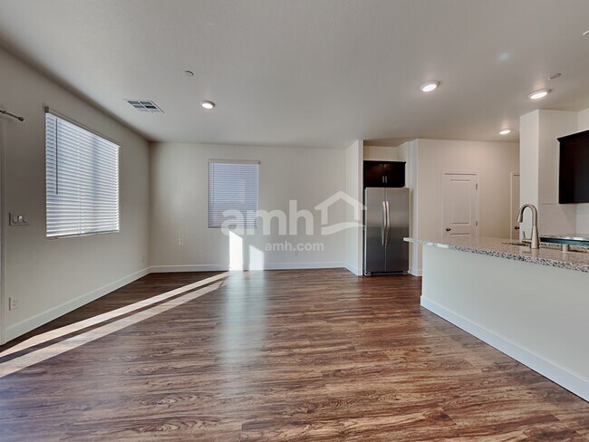 Photo - 80 Cabaletta Ln