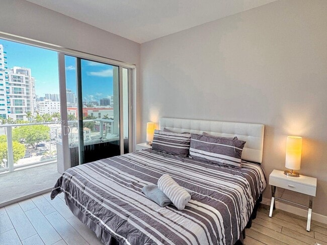 Photo - 321 NE 26th St Unidad 810