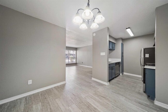 Photo - 4400 Memorial Dr