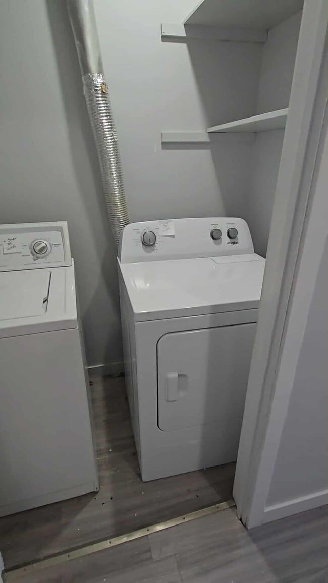 Photo - 786 Toronto St Unit 2