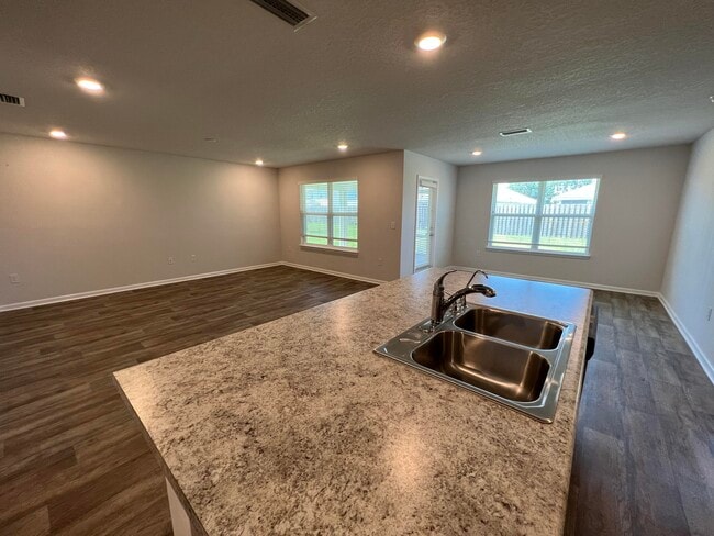 Photo - 399 This Way