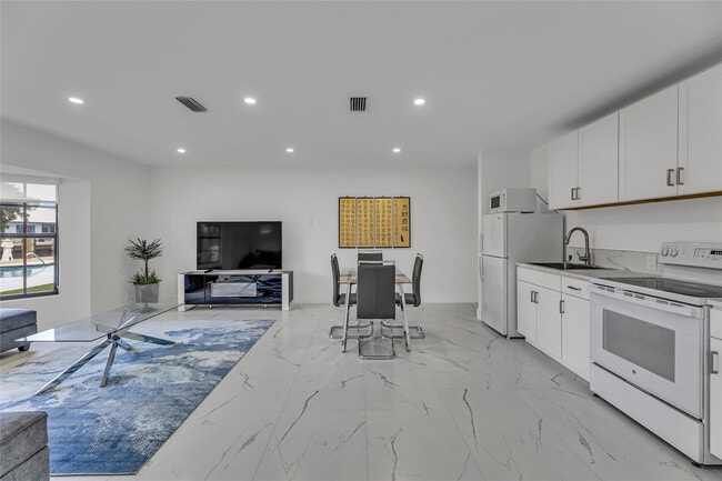 Photo - 616 3rd Key Dr