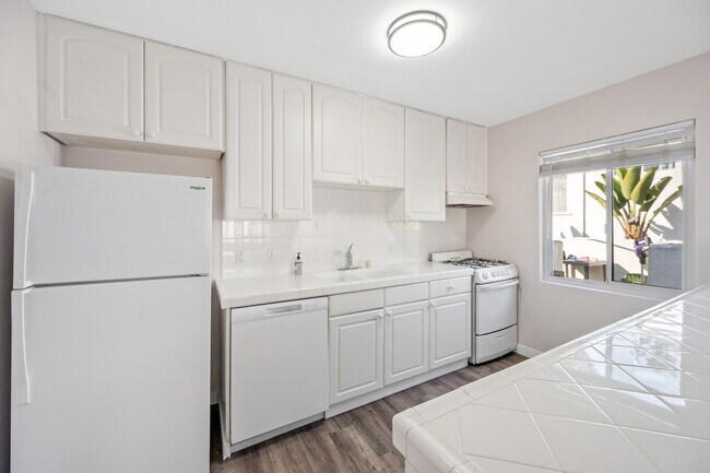 Photo - 725 Chalcedony St