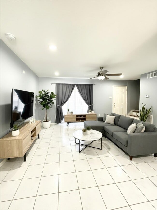 Photo - 8332 La Roche Ln