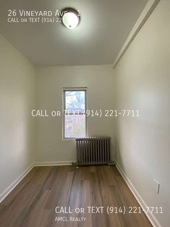 Building Photo - 26 Vineyard Ave Unit 1