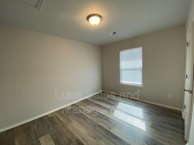 Photo - 303 E Himes St Unidad 1