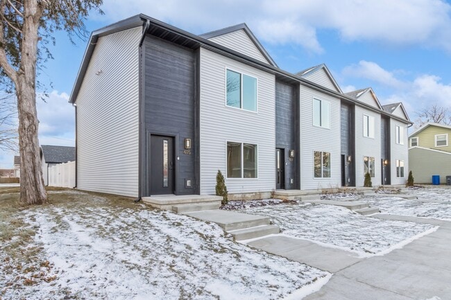 Photo - 415 C Ave NW