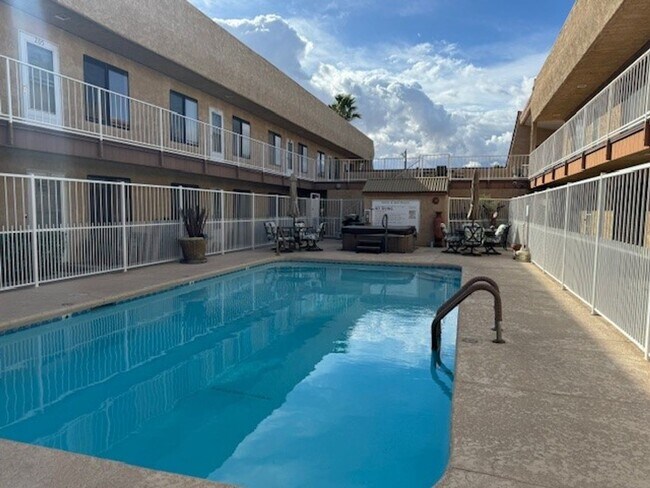 Photo - 1 BR 2Ba Condo across Colorado River, pool... Unidad 212