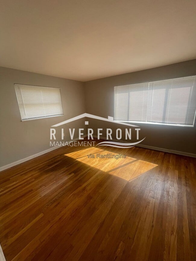 2320 Westwood Northern Blvd Unit 1