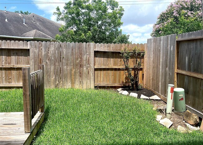 Photo - 6111 Morningshire Ln
