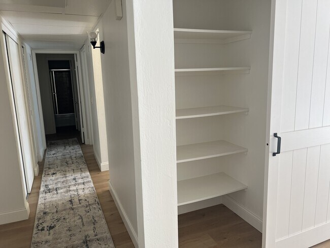 320 N Civic Dr Unit 202