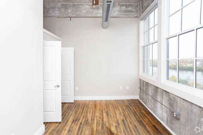 1BR, 1BA - 650SF