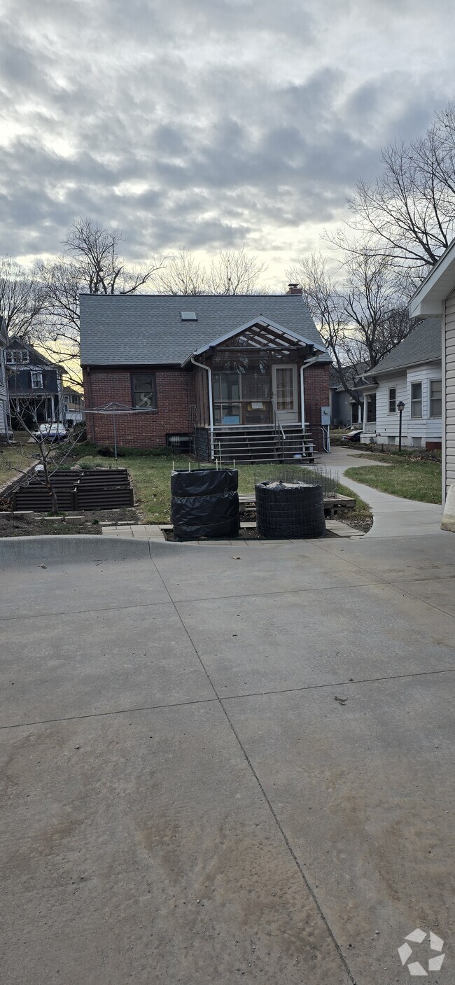 Building Photo - 218 S 29th St Rental