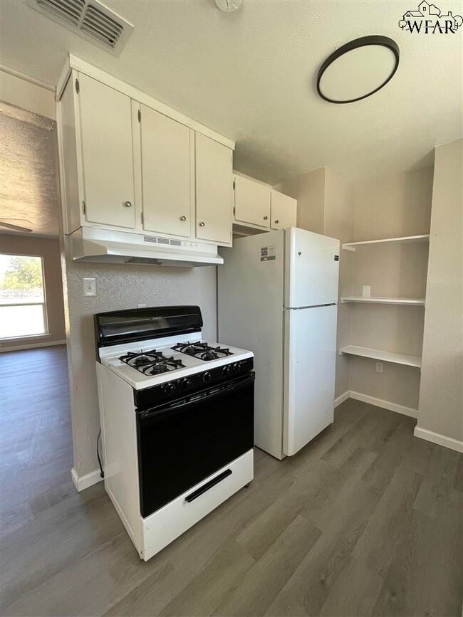 Photo - 5001 Lakefront Dr