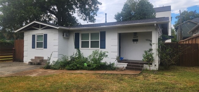 Photo - 1207 Archer St