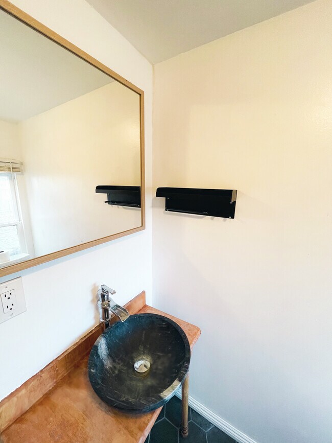 Photo - 4219 Marlborough Ave Unit 1