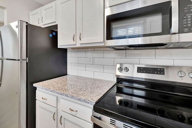 Building Photo - 4302 Batavia Meadows Dr Unit 7