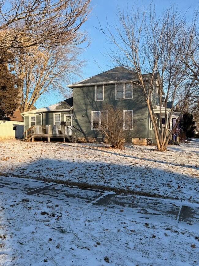 Building Photo - 1005 N State St Unit Lower