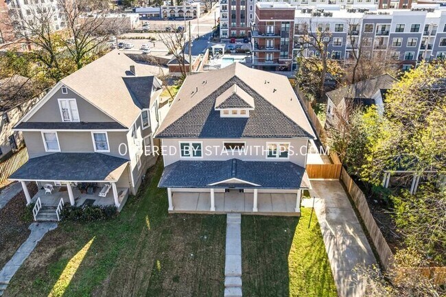 Photo - 1571 Court Ave Unit 101