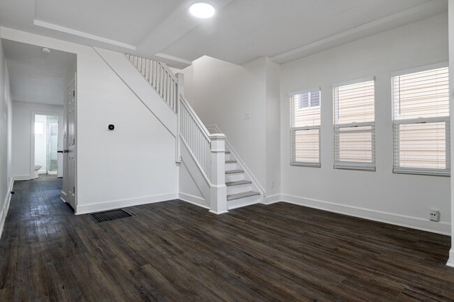 Photo - 410 E Beecher St